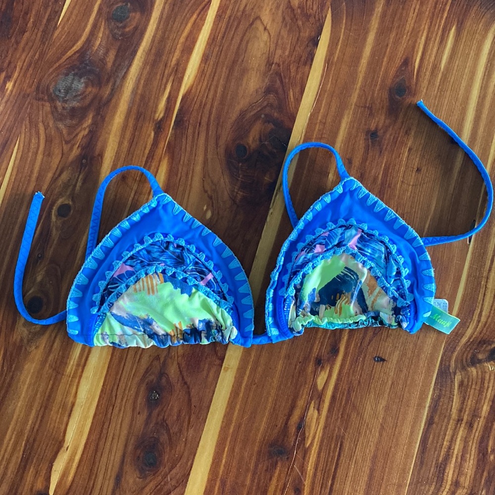Maaji Made in Columbia Size L Bikini Top Reversible